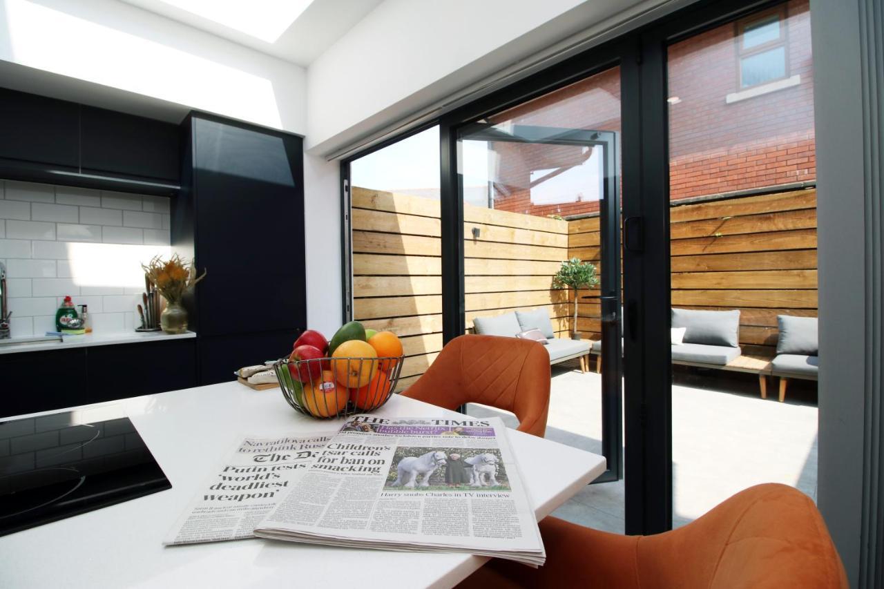 New Spacious 2 Bed Getaway - Private Courtyard! - Underfloor Heating Cardiff Exterior foto