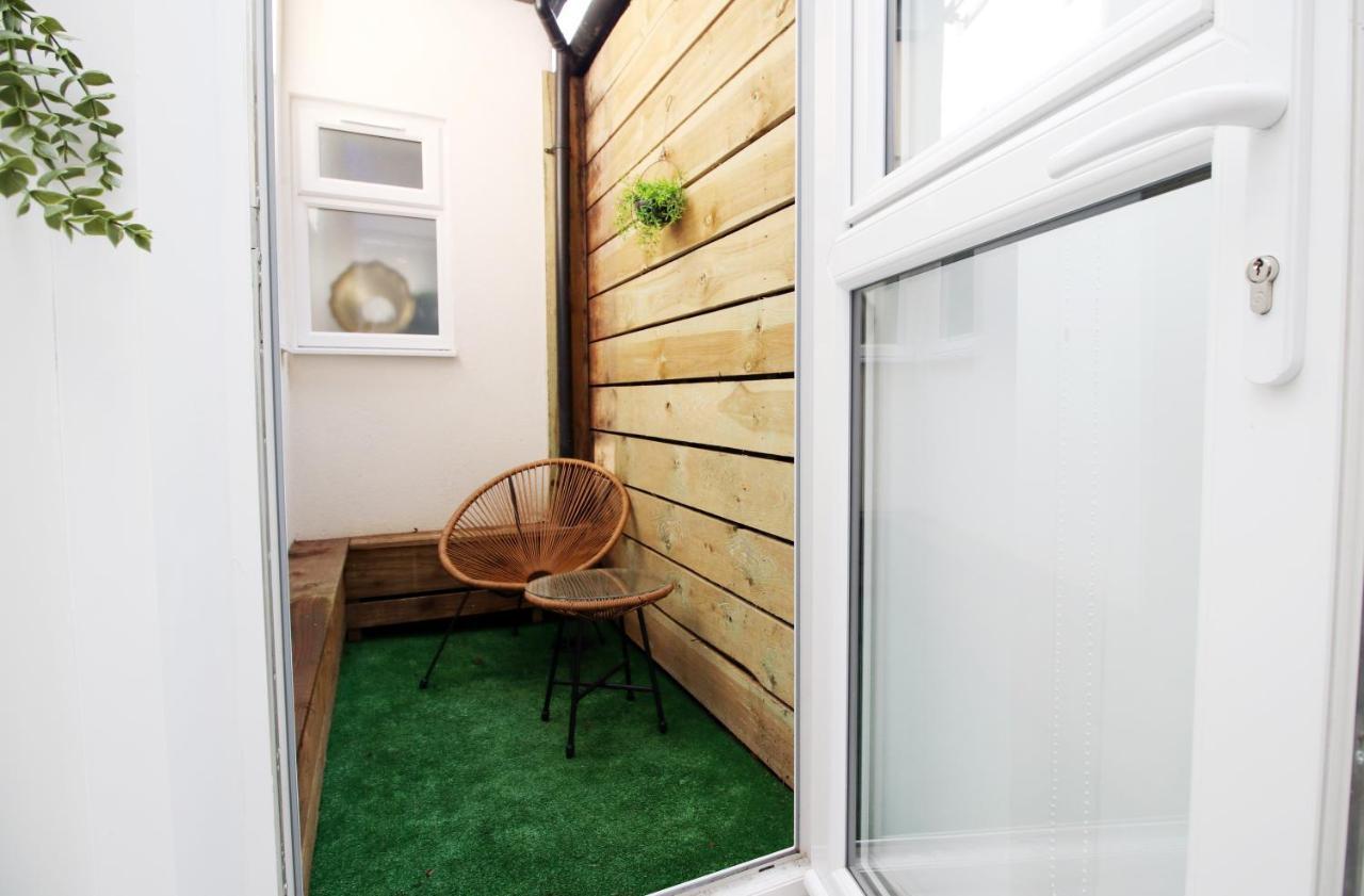 New Spacious 2 Bed Getaway - Private Courtyard! - Underfloor Heating Cardiff Exterior foto